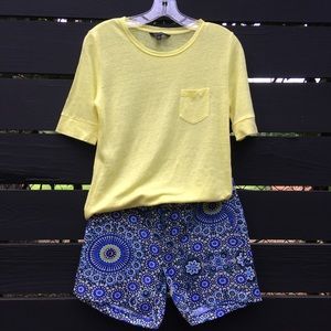 Banana Republic linen yellow t-shirt with front pocket